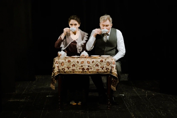 Крутится, вертится шар...