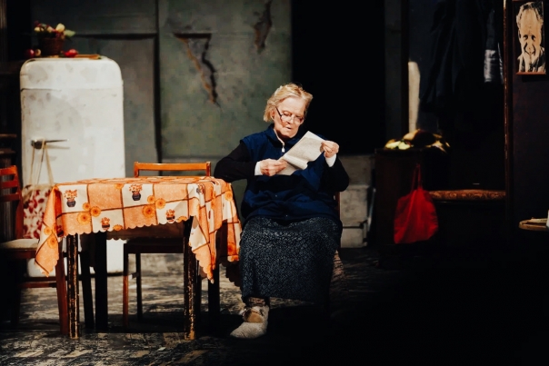 Похороните меня за плинтусом