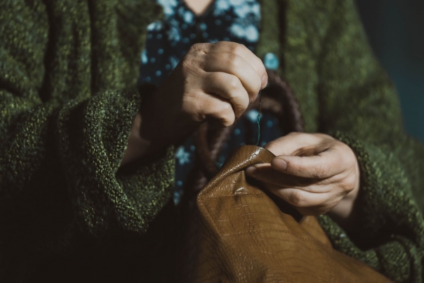 С кошёлочкой