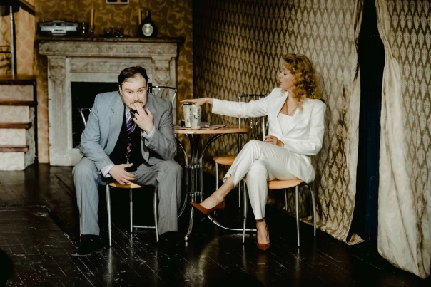 Выпивая в одиночестве