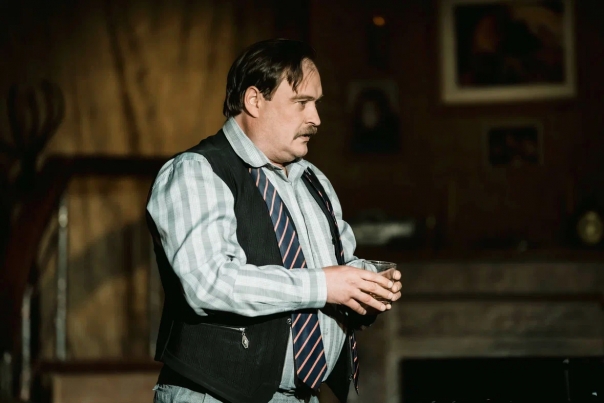 Выпивая в одиночестве