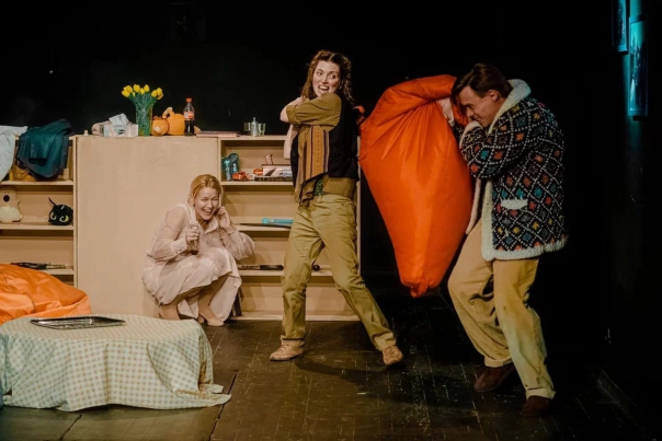 Зуб за зуб (по пьесе Бог резни)